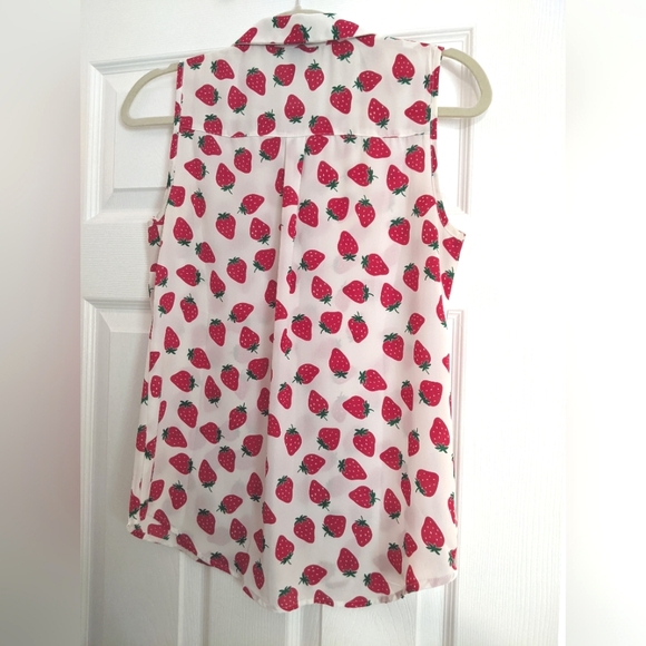 Forever 21 Strawberry Print Top - Picture 2 of 6